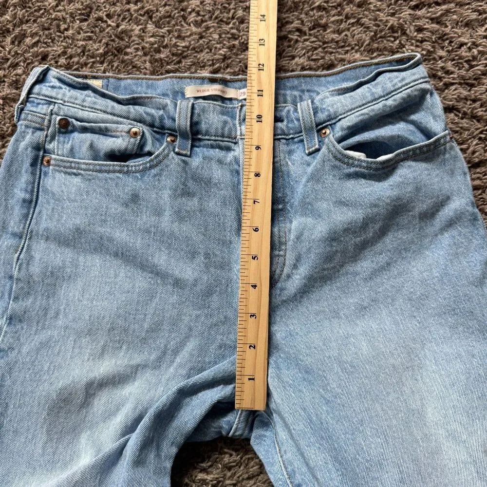 Levis Wedgie Straight Jeans Womens 29x29 Light Wash Blue High Rise Button Fly - Picture 9 of 10